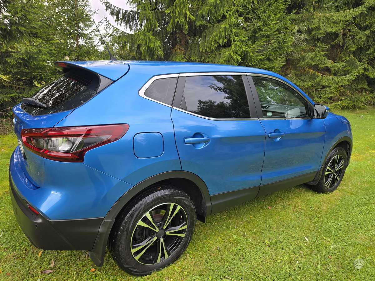 Nissan Qashqai - 1