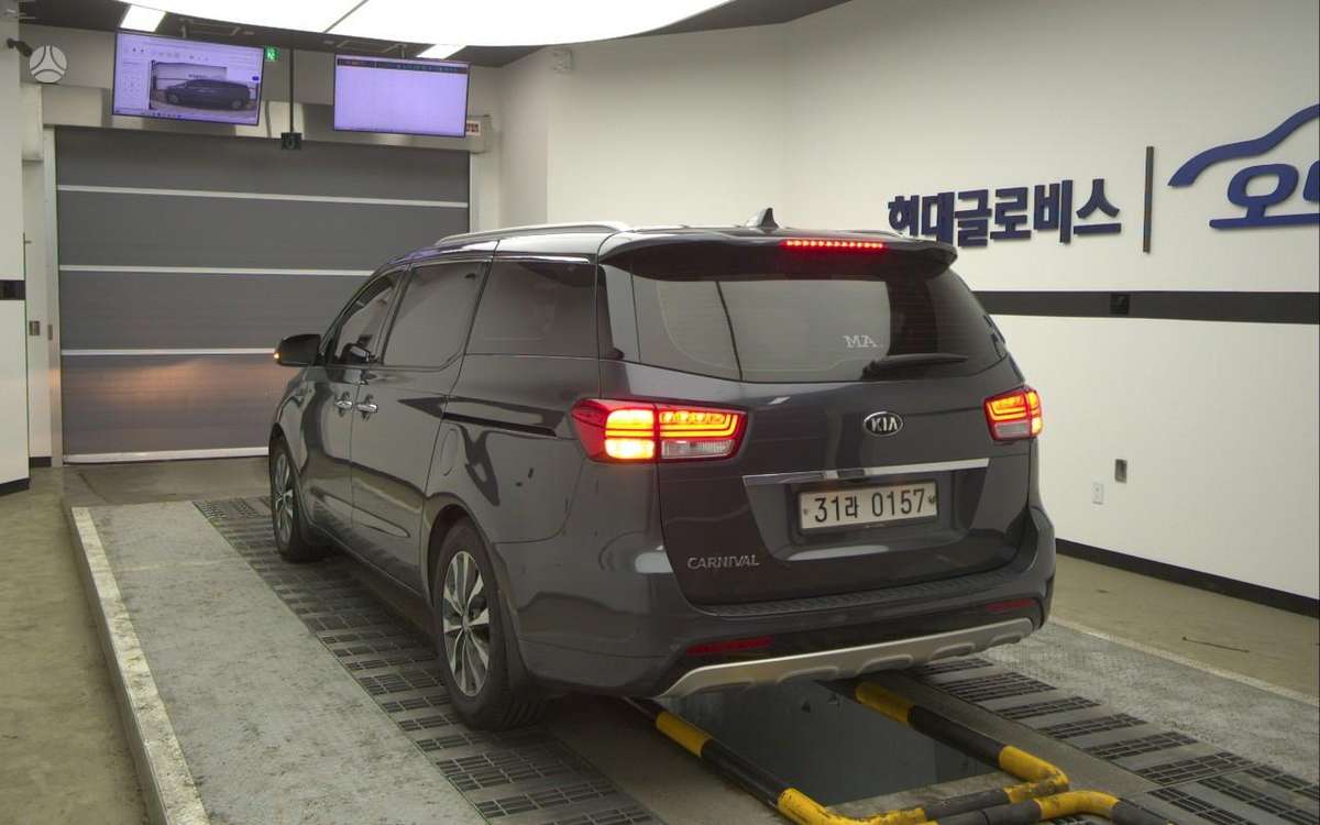 KIA Carnival - 3
