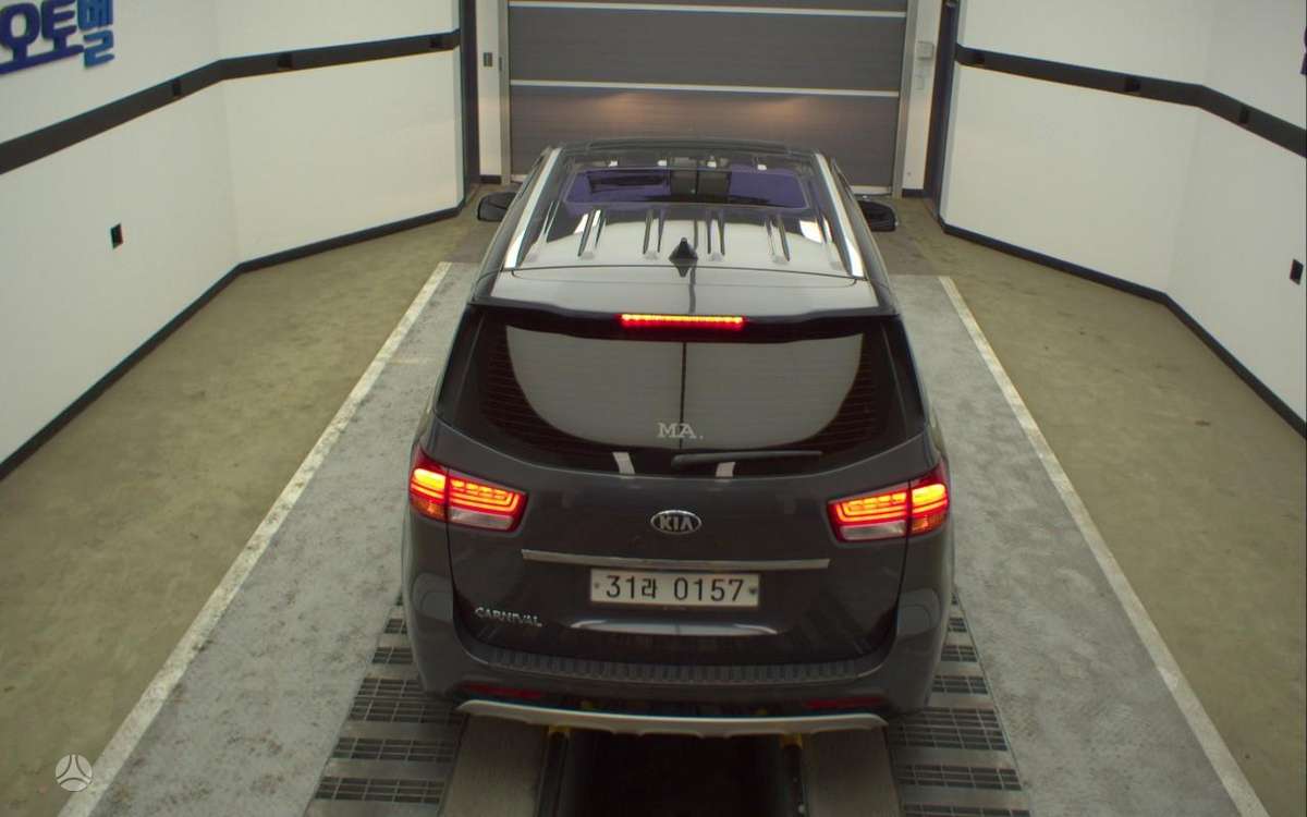 KIA Carnival - 4