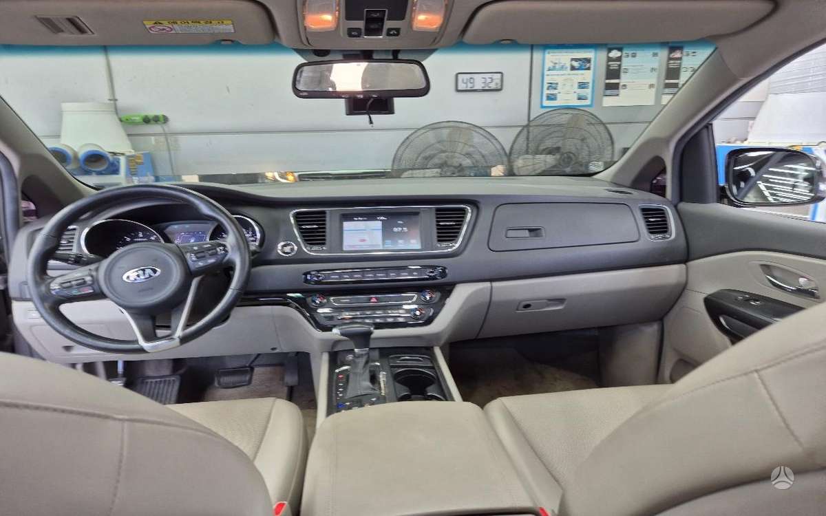 Kia Carnival, 2.2 l., Минивэн
