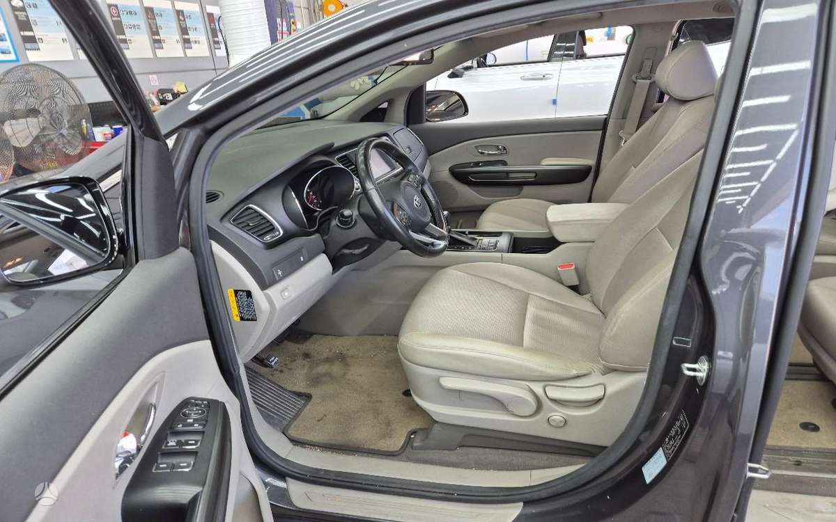 KIA Carnival - 7