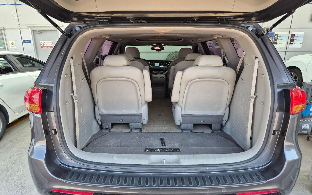 Kia Carnival, 2.2 l., Минивэн