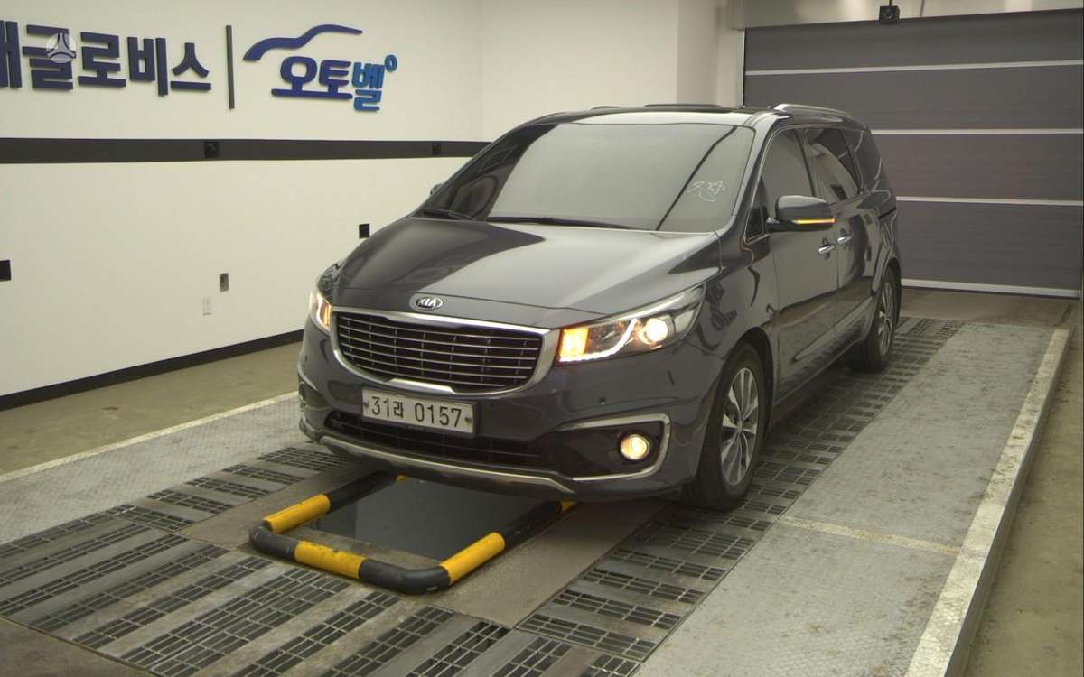 KIA Carnival - 2