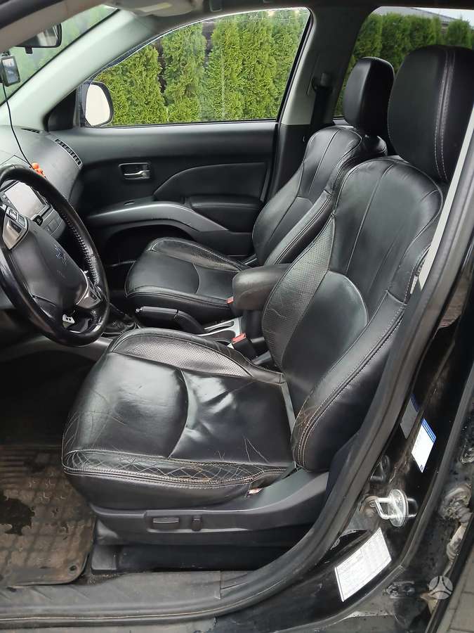 Peugeot 4007 - 8