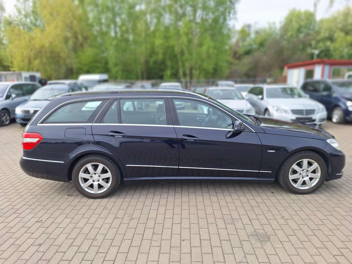 Mercedes-Benz E220 - 5