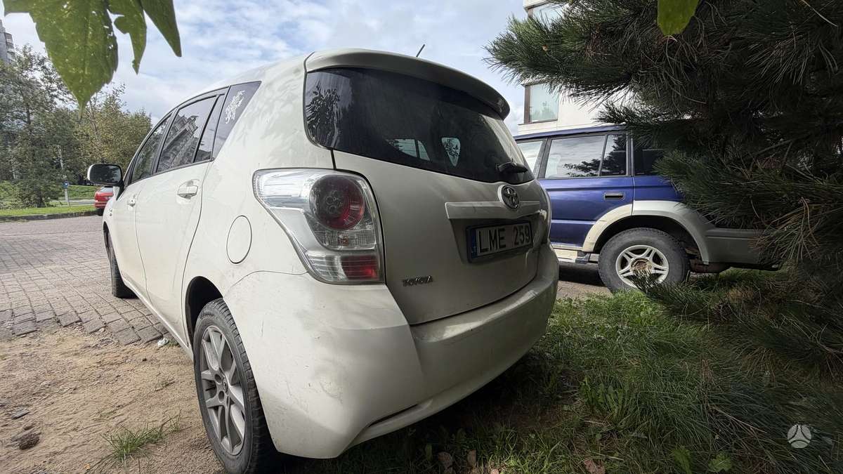 Toyota Verso - 3