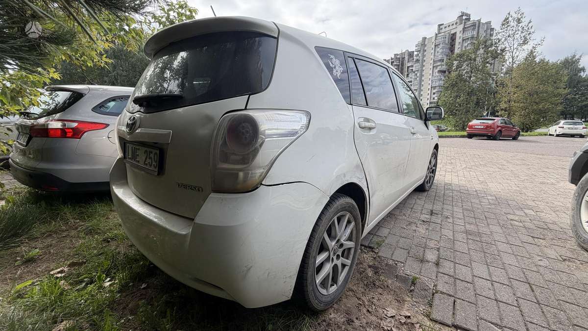 Toyota Verso - 4
