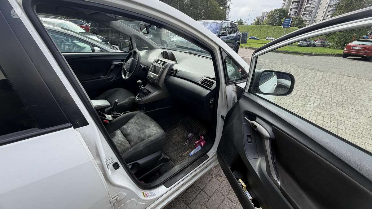 Toyota Verso - 5