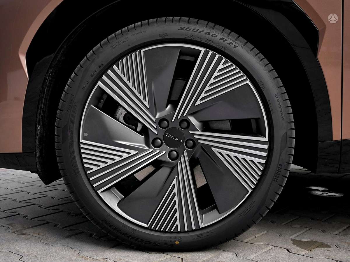 Lynk & Co 08 - 7