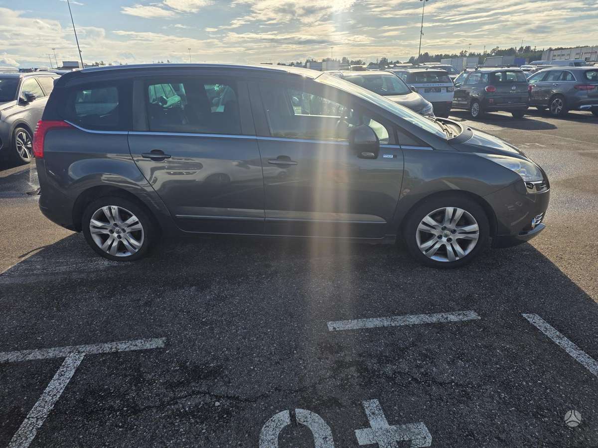 Peugeot 5008 - 2