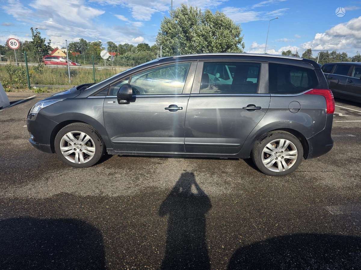 Peugeot 5008 - 5