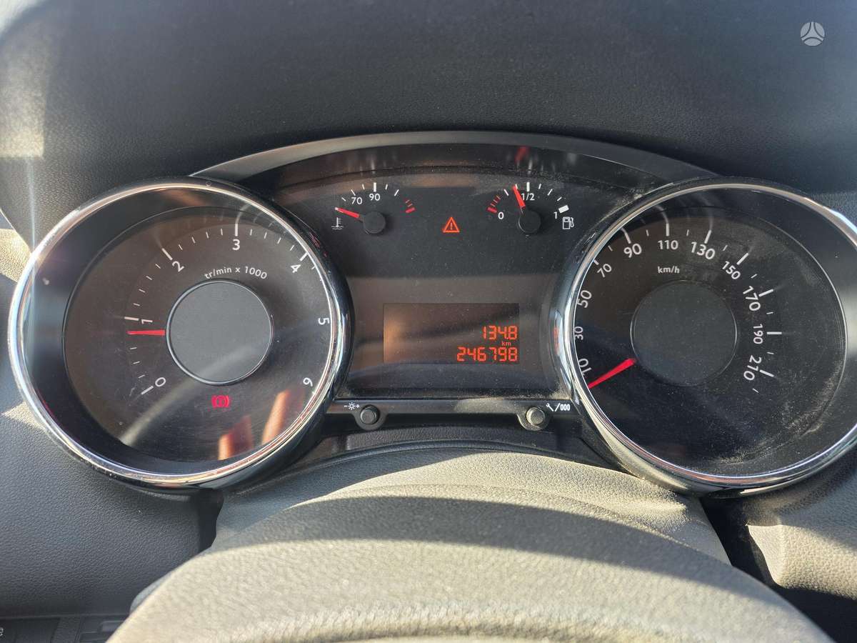 Peugeot 5008 - 10