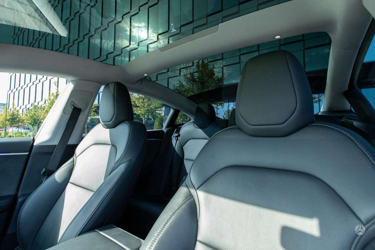 Tesla Model 3, 82 кВт·ч, Седан