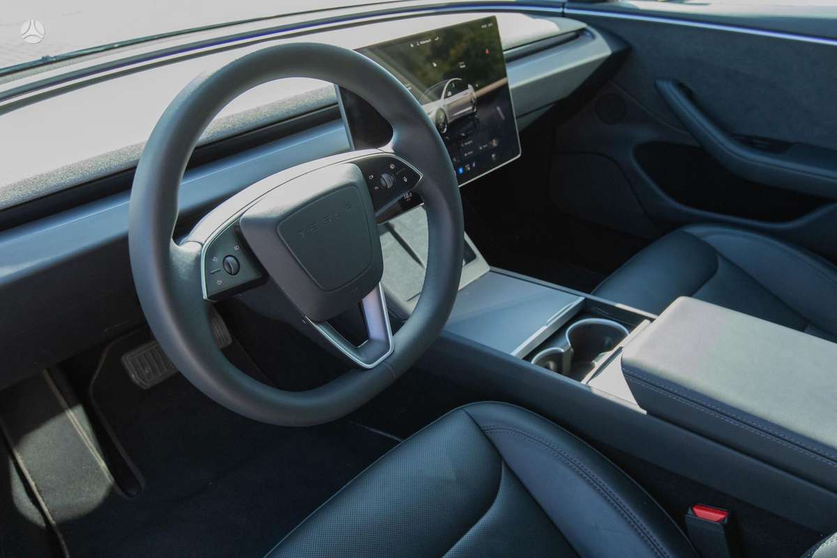 Tesla Model 3, 82 кВт·ч, Седан