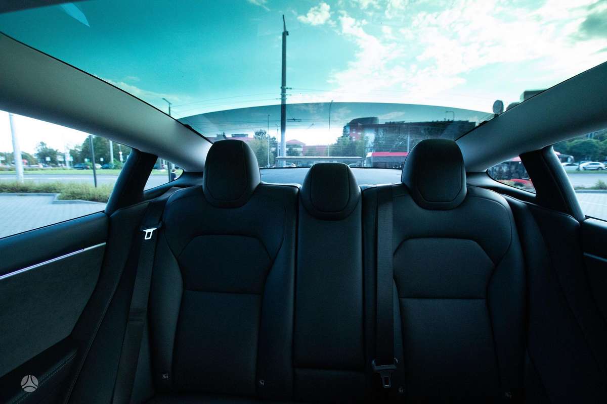 Tesla Model 3, 82 кВт·ч, Седан