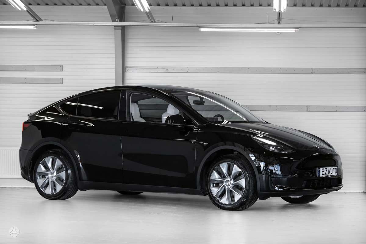 Tesla Model Y - 5