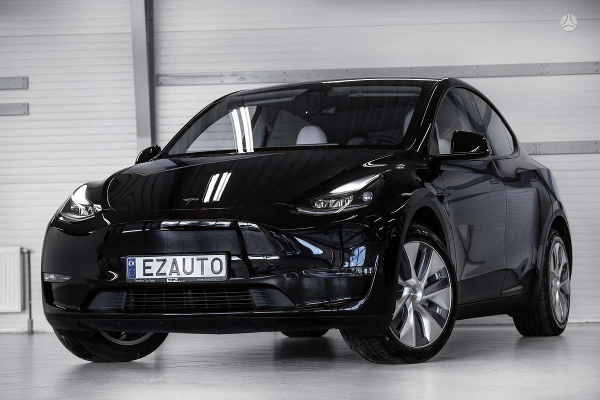Tesla Model Y - 1