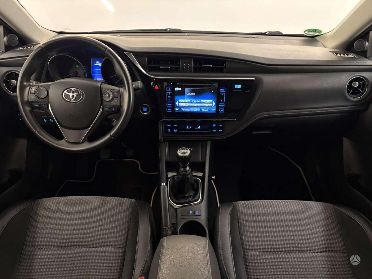 Toyota Auris, 1.6 l., Универсал