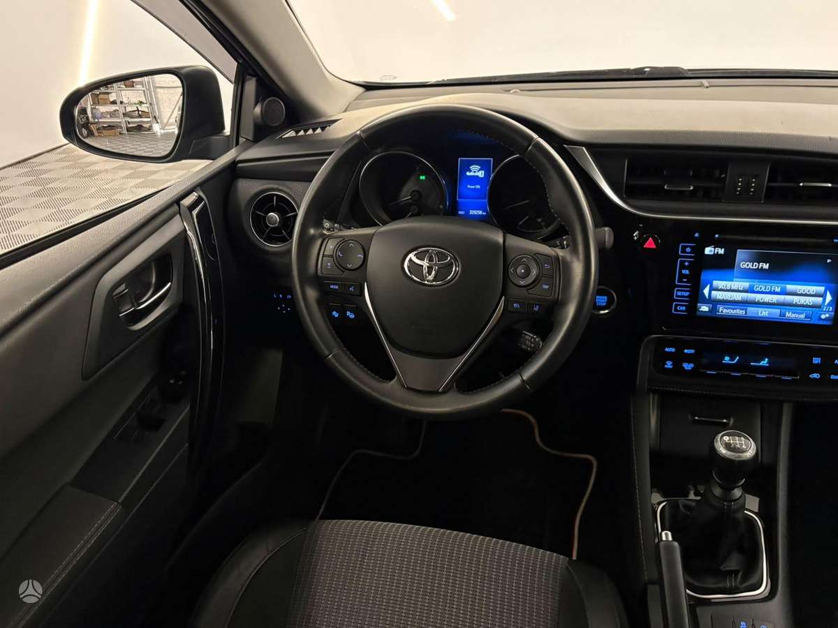 Toyota Auris, 1.6 l., Универсал