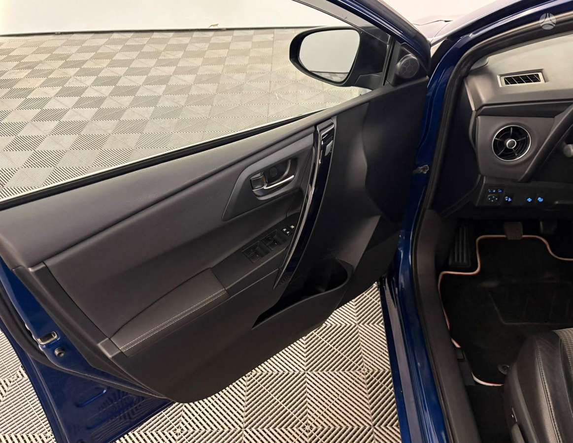Toyota Auris, 1.6 l., Универсал