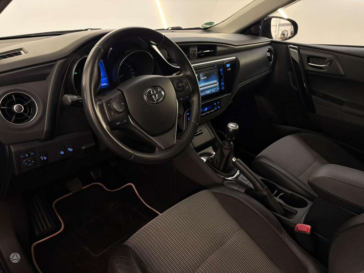 Toyota Auris - 2