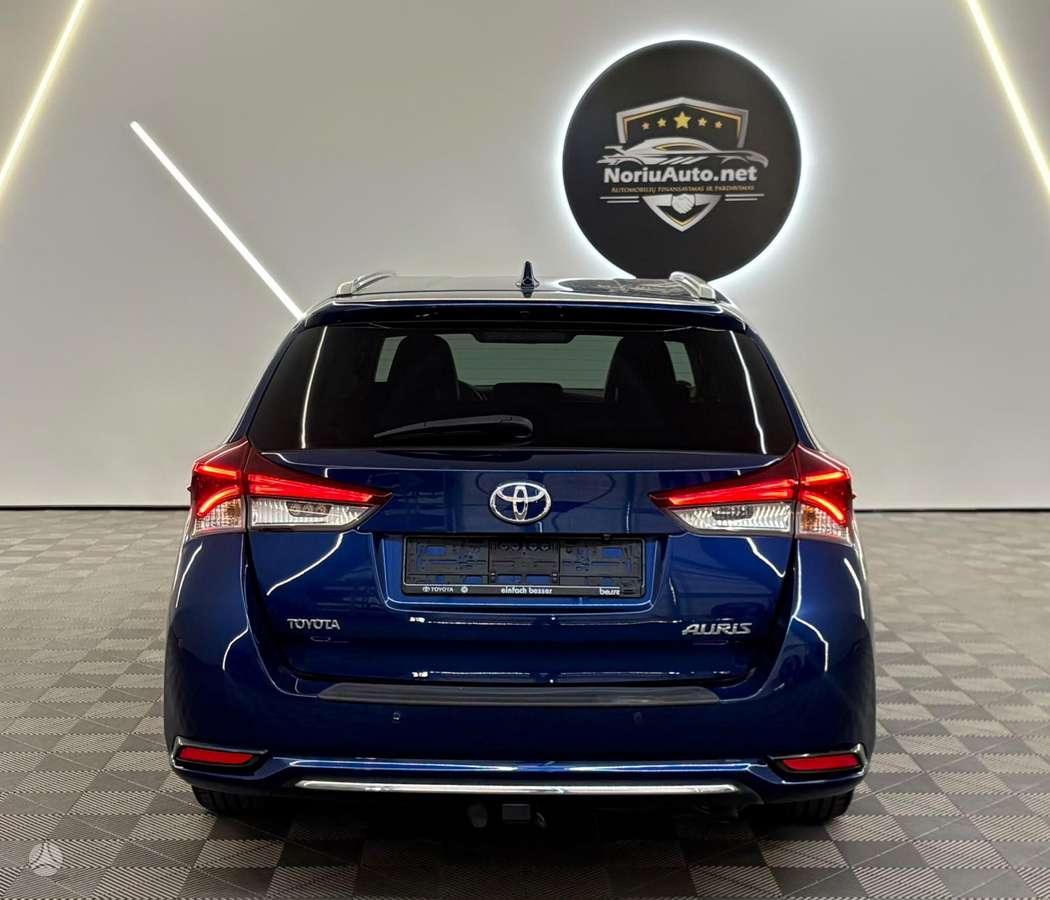 Toyota Auris, 1.6 l., Универсал