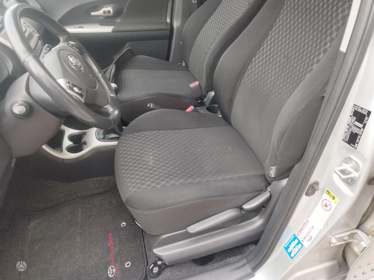 Toyota Urban Cruiser - 7