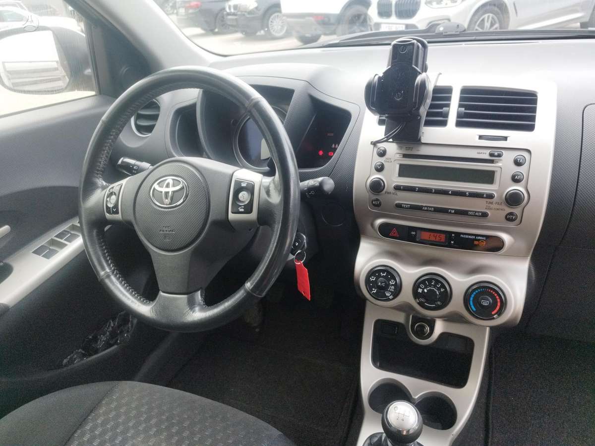 Toyota Urban Cruiser - 9