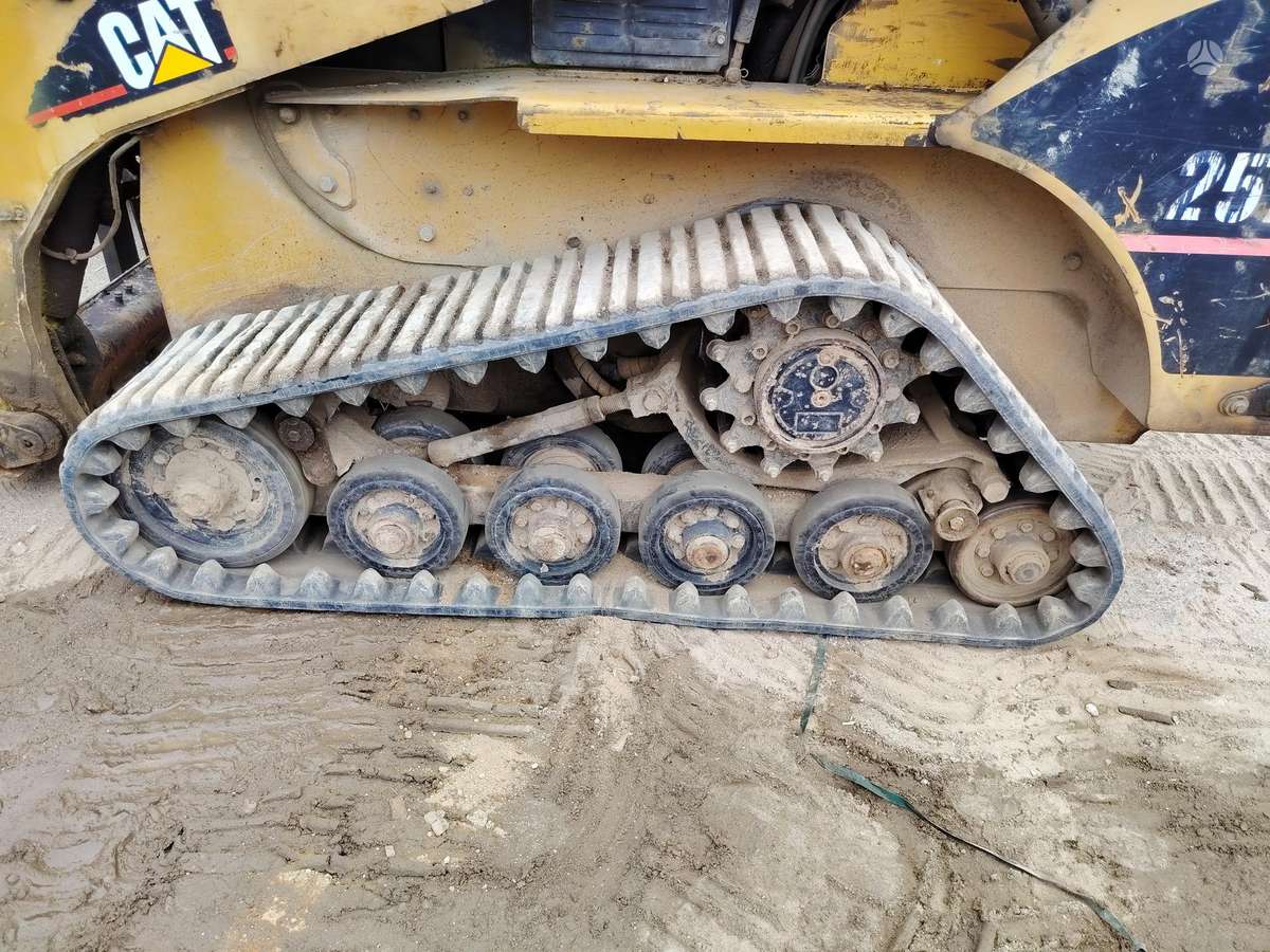 Caterpillar 257B, mini loaders