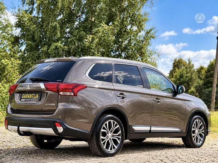 Mitsubishi Outlander - 2