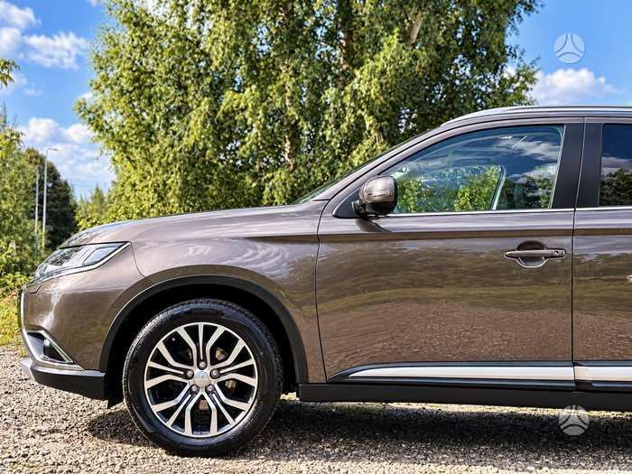 Mitsubishi Outlander - 11