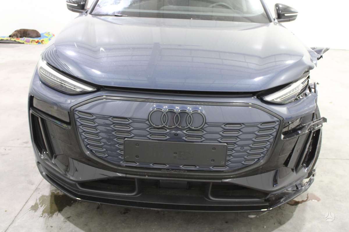 Audi Q6 e-tron - 6