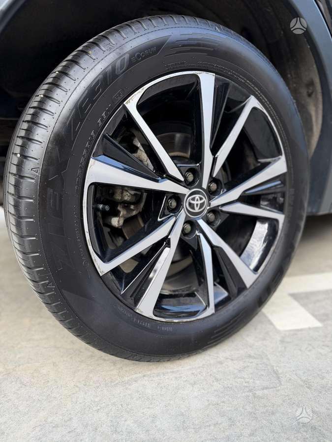 Toyota C-HR - 7