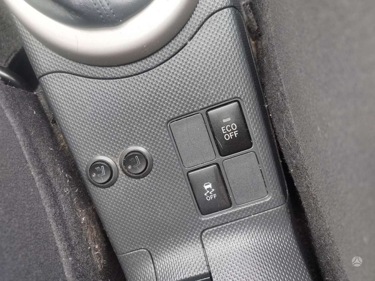 Toyota Urban Cruiser - 12