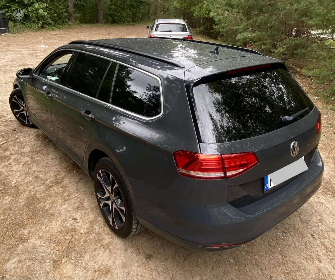 Volkswagen Passat - 4