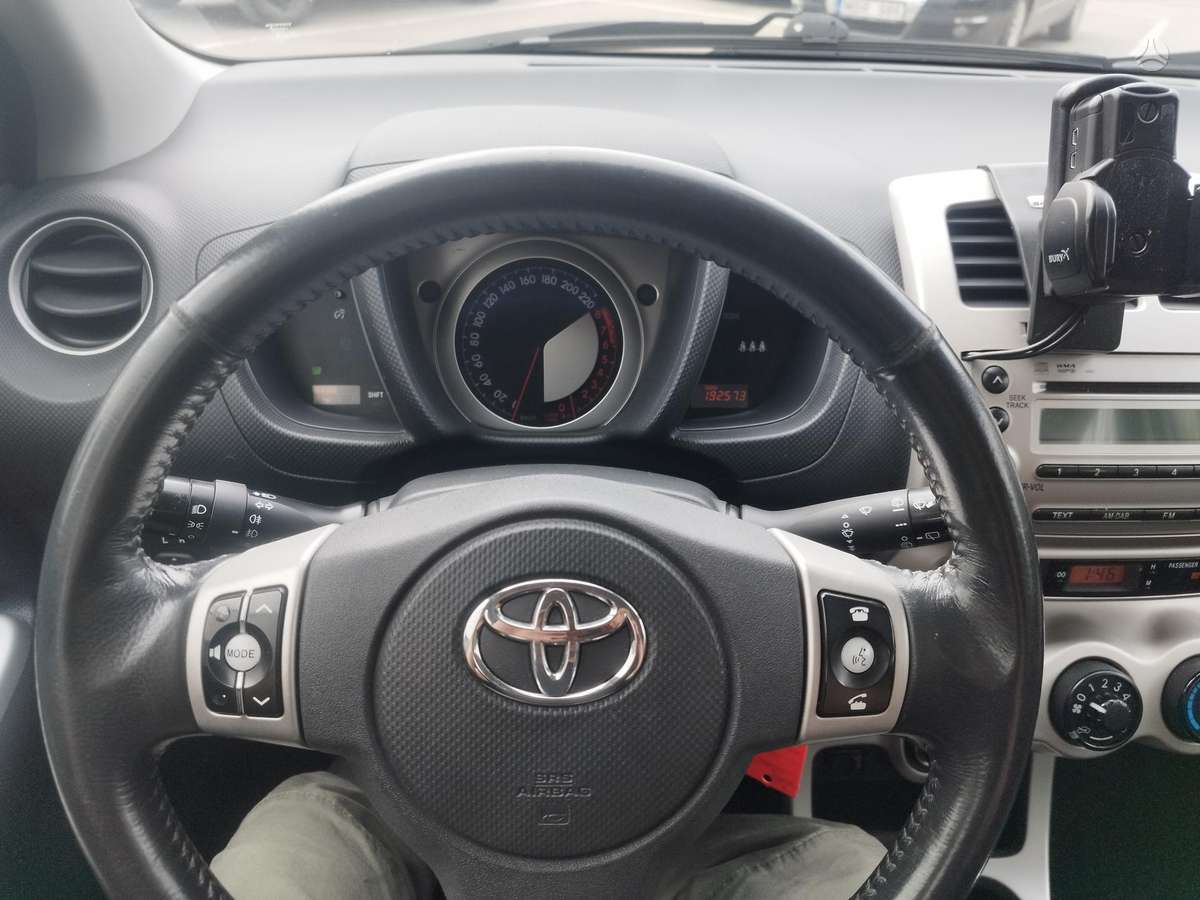 Toyota Urban Cruiser - 10