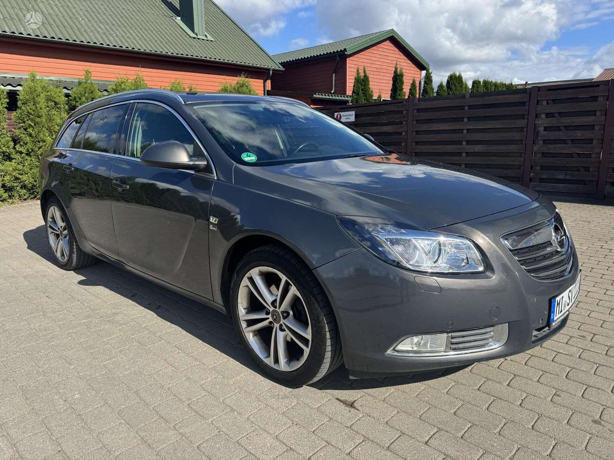 Opel Insignia - 1