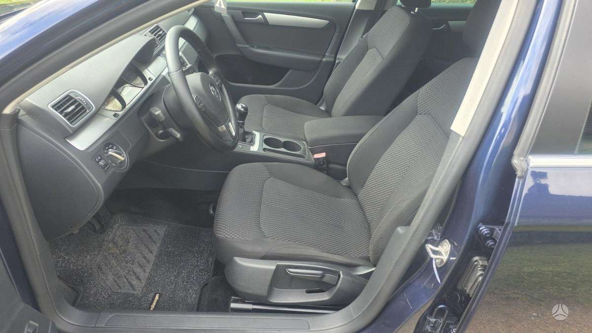 Volkswagen Passat - 8