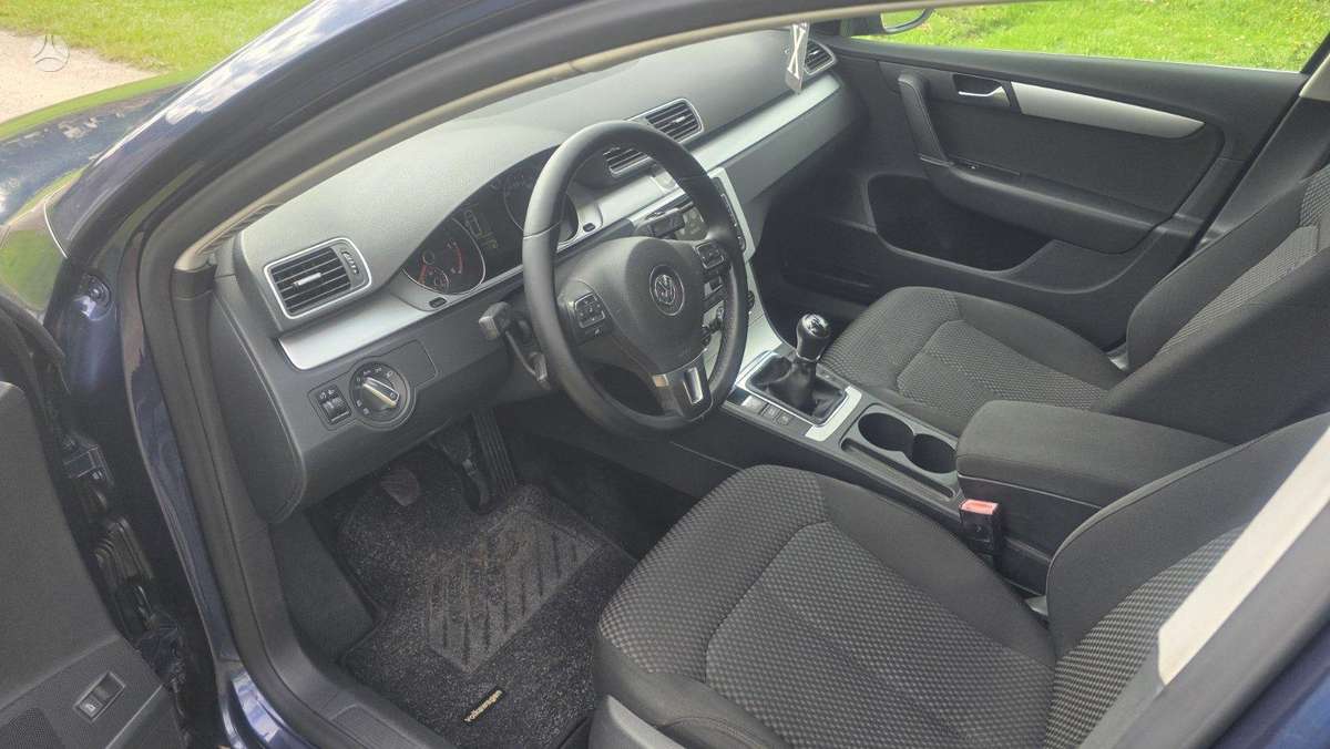 Volkswagen Passat - 9