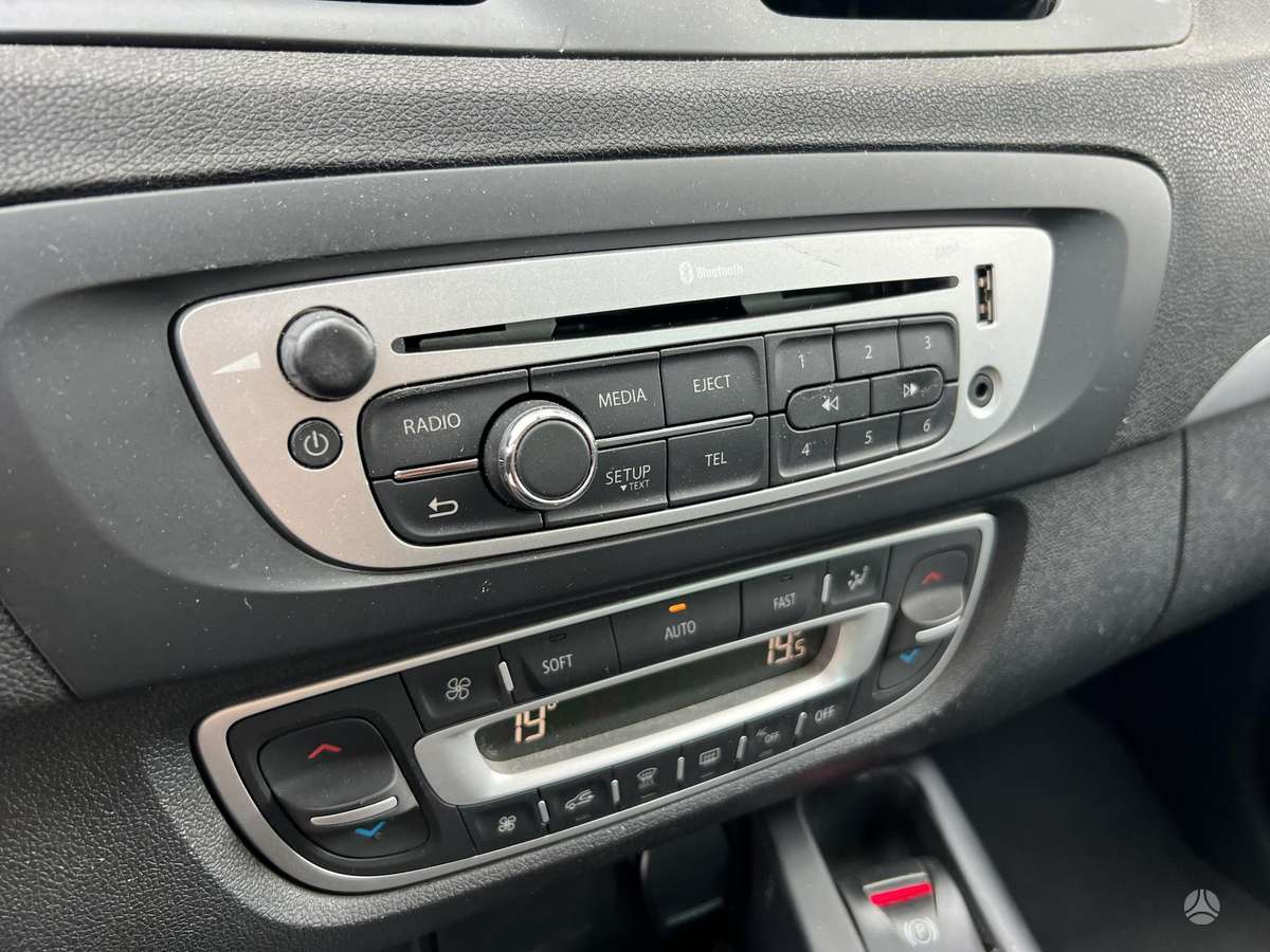 Renault Grand Scenic - 8
