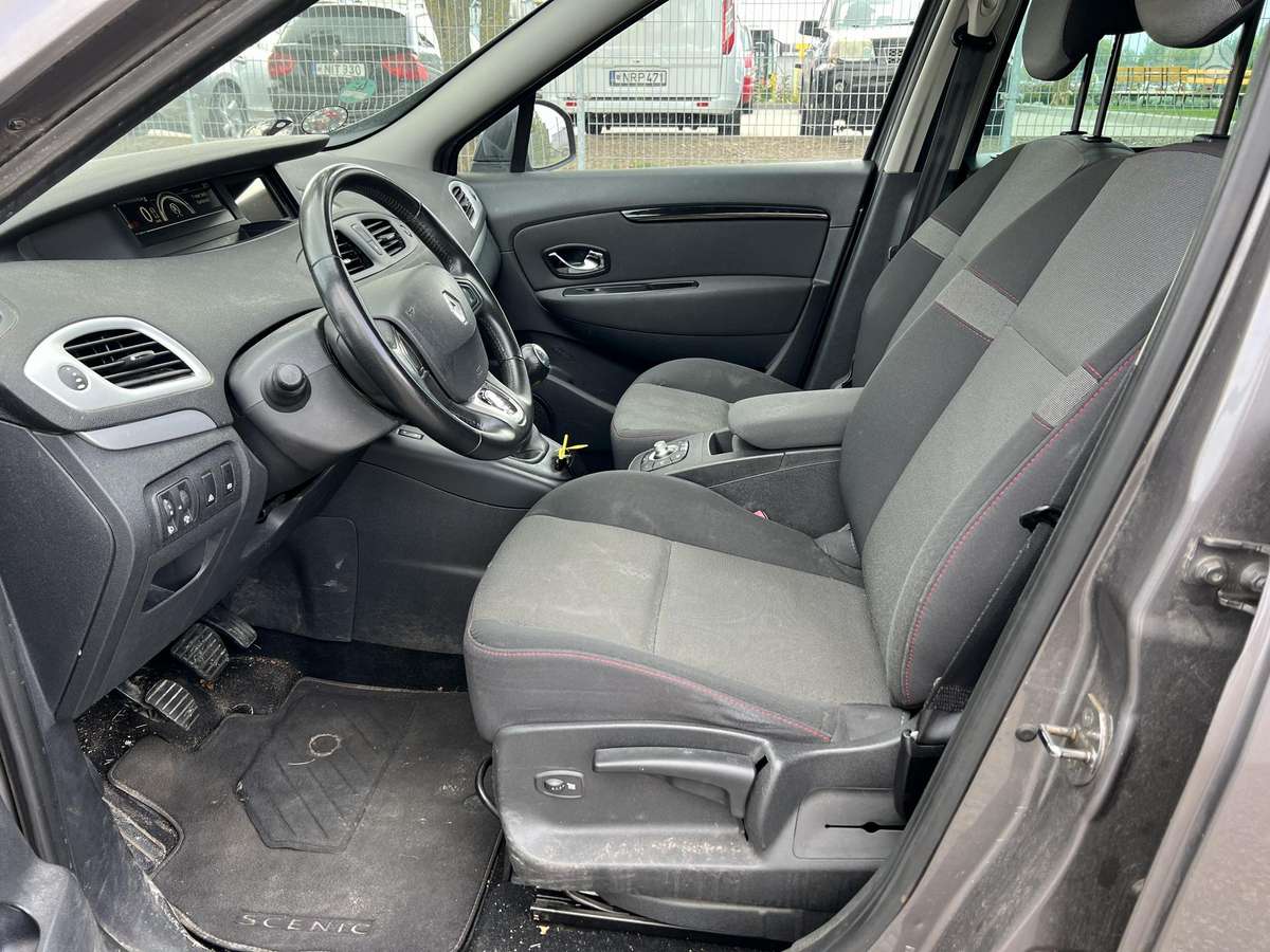 Renault Grand Scenic - 10