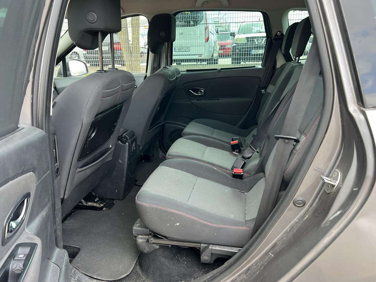 Renault Grand Scenic - 11