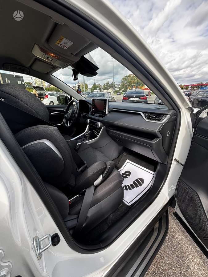 Toyota RAV4 - 4