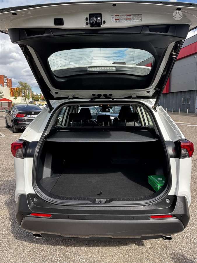 Toyota RAV4 - 8