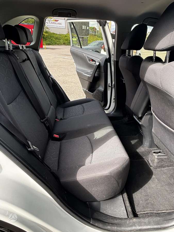 Toyota RAV4 - 9