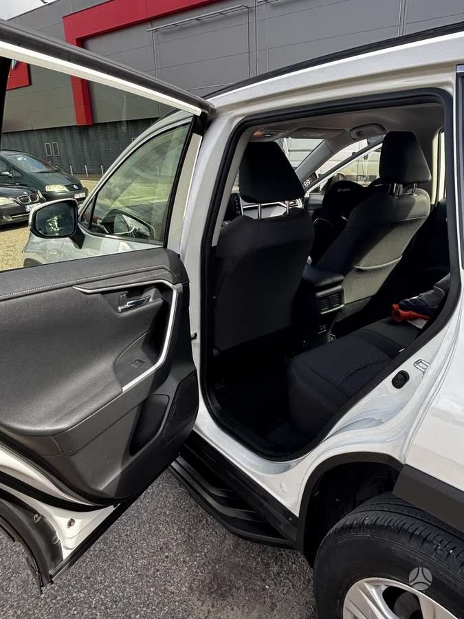 Toyota RAV4 - 10