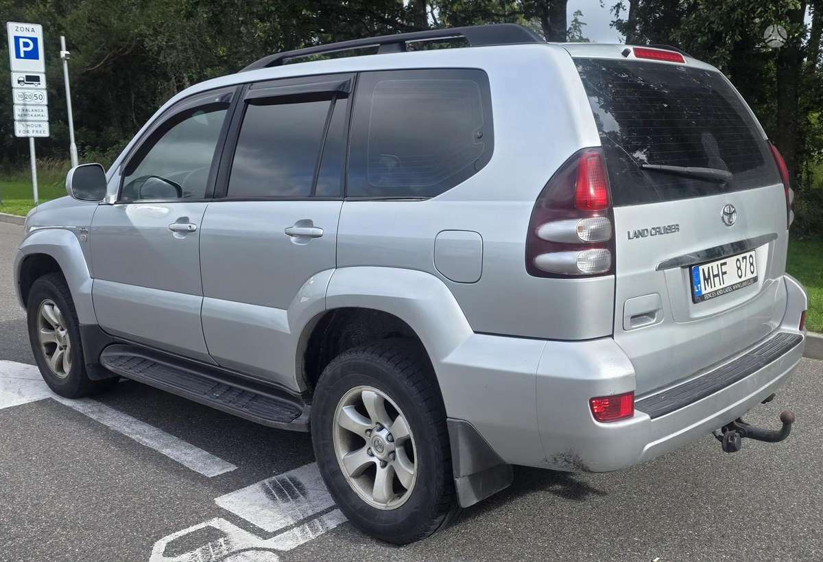 Toyota Land Cruiser - 4