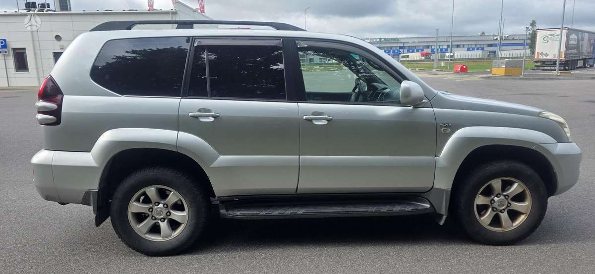 Toyota Land Cruiser - 7