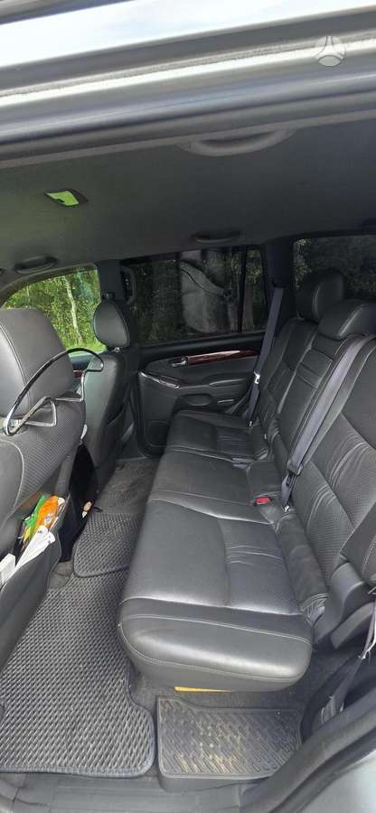 Toyota Land Cruiser - 10