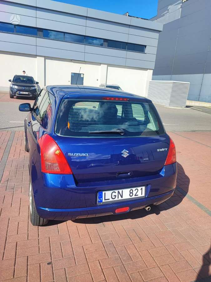 Suzuki Swift - 4